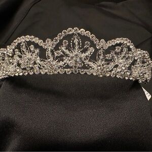 Vintage BNWT Crystal Rhinestone Bridal / Prom Tiara - Silver Tone